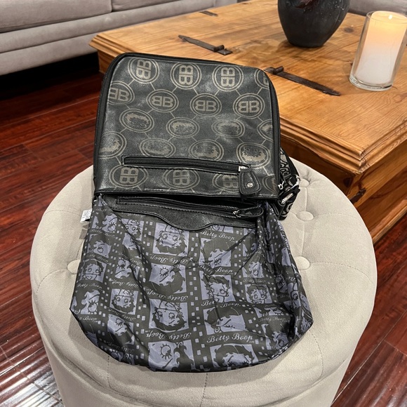 Betty Boop Crossbody Bag (Excellent Condition) - Picture 7 of 17